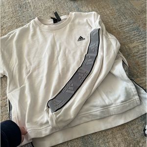 Adidas Sweatshirt